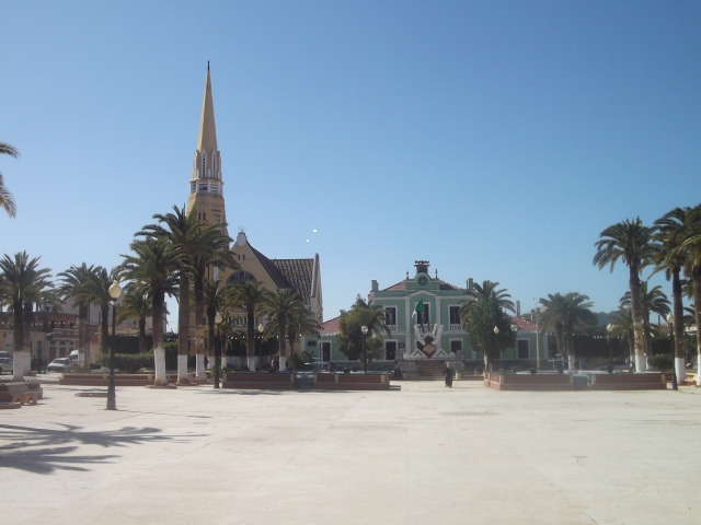 Mairie - Eglise  Mars 2012
